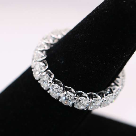 Amazing 18kt Solid White Gold Diamond Infinity Band- 3.37 Carats!