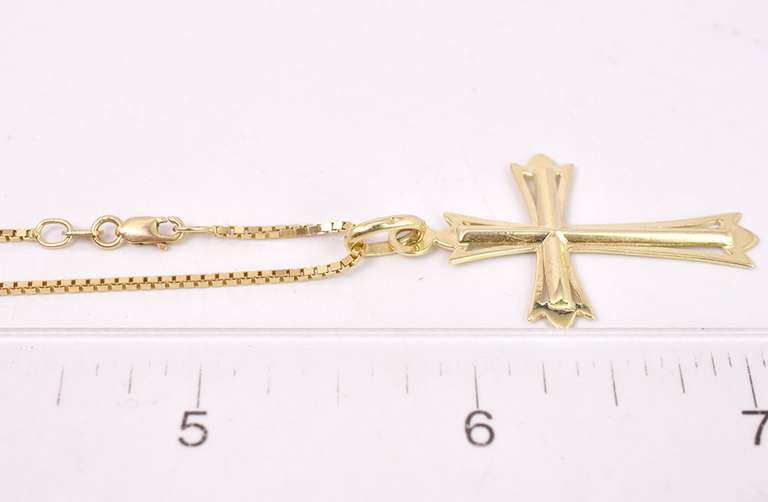Elegant Cross Necklace in 14K Yellow Gold