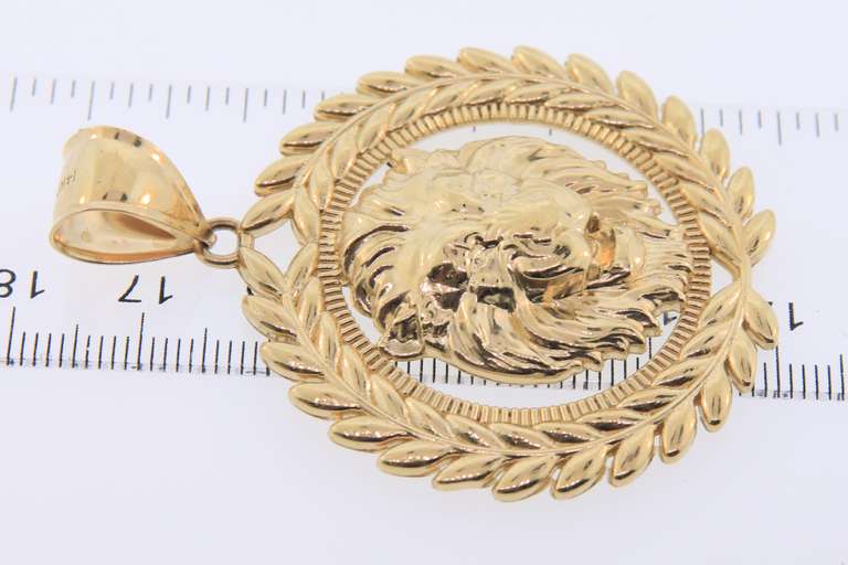 Elegant Yellow Gold Lion Head Pendant