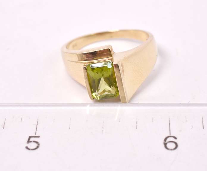 Precious Peridot Ring in 14K Yellow Gold