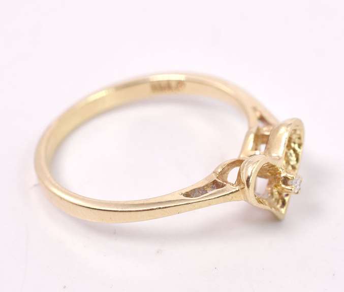 Romantic Heart Ring in Yellow Gold