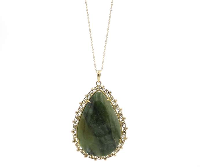 Pear Shaped Green Agate Pendant Necklace in 10K