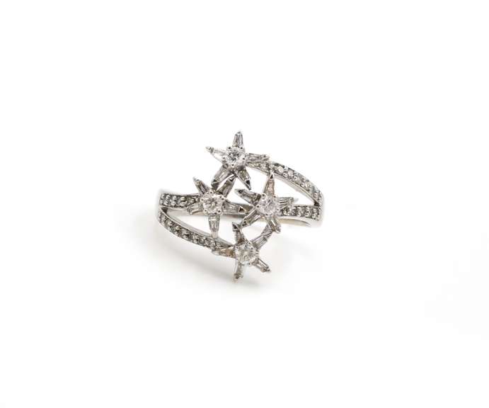 Fabulous White Gold Four Star Diamond Cluster Ring