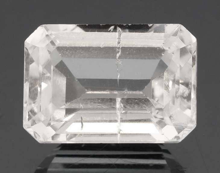 Dazzling 9.73ct diamond white Topaz
