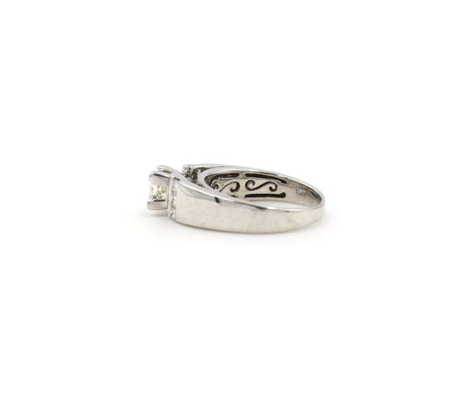 Dazzling White Gold Princess Cut Diamond Engagement Ring