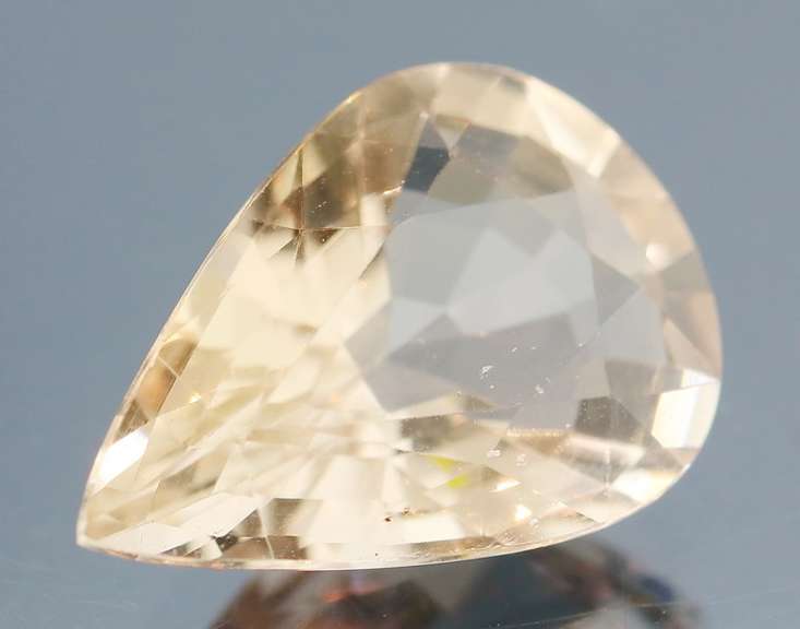 Absolutely gorgeous 6.79ct unheated champagne Beryl