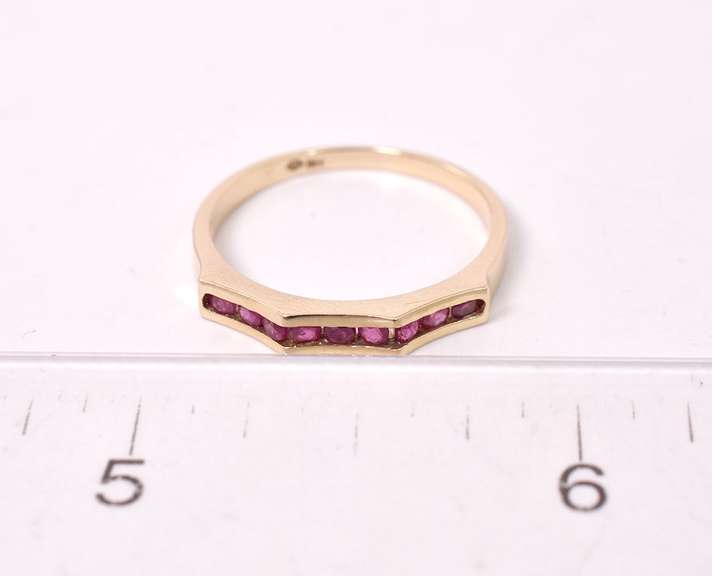 Ravishing Ruby Ring in 14K Yellow Gold