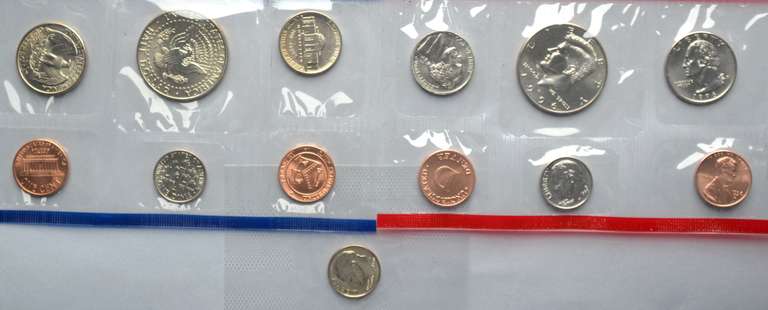 2 Each 1996 2001- 2003 US Mint Sets