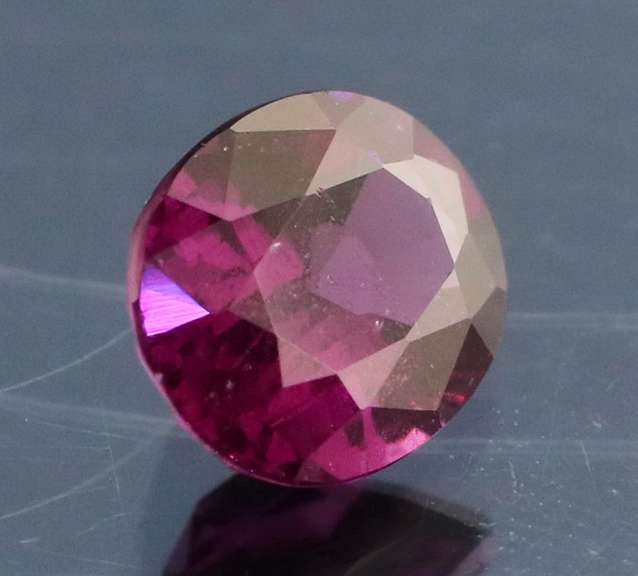 Simply lovely 1.58ct violet pink Umbaite Garnet