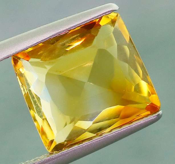 Marvelous 4.70ct princess cut Citrine