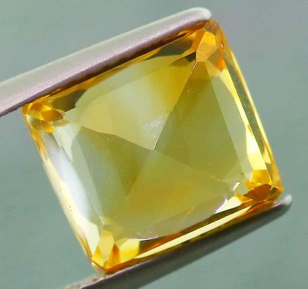 Marvelous 4.70ct princess cut Citrine