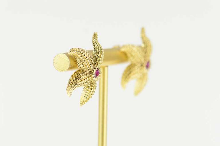 14K Yellow Gold Ruby Ornate Sea Star Fish Statement Stud Earrings