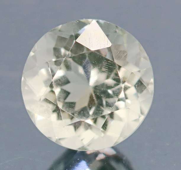 Glittering 2.99ct platinum green Amethyst
