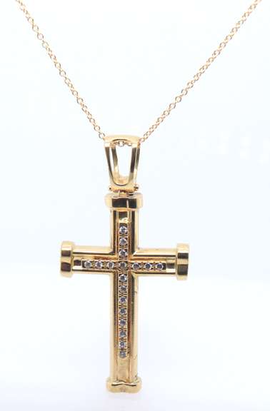 Wonderful 18kt Diamond Cross Pendant on Chain