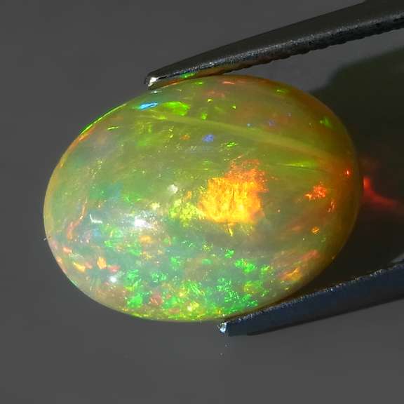 Gorgeous 3.82ct bi-patterned Welo Opal