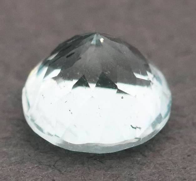 High fire 1.57ct platinum blue Aquamarine solitaire