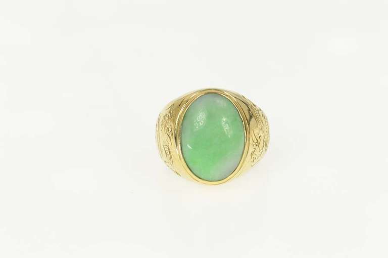 18K Yellow Gold Oval Jade Ornate Etched Chinese Dragon Ring