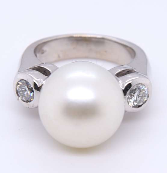 Fantastic 18kt Southsea Cultured Pearl and Diamond Ring