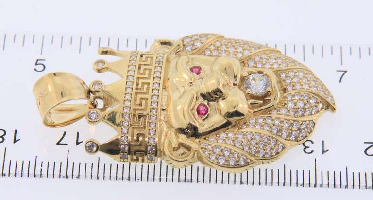 Attractive Yellow Gold Crown Lion Head Pendant