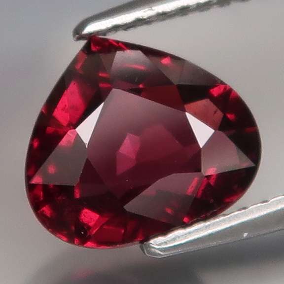 Top pinkish violet 2.43ct Rhodolite Garnet