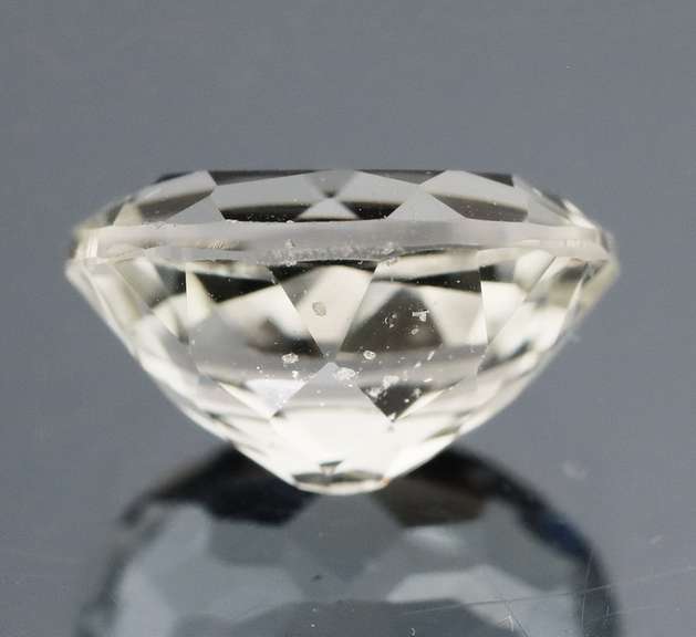 Stunning 5.98ct UNTREATED diamond white Topaz