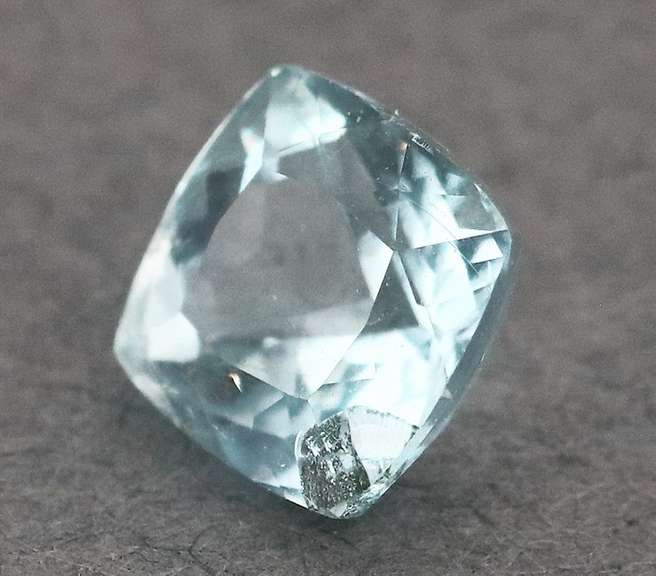 Baby blue 1ct pure Brazilian Aquamarine