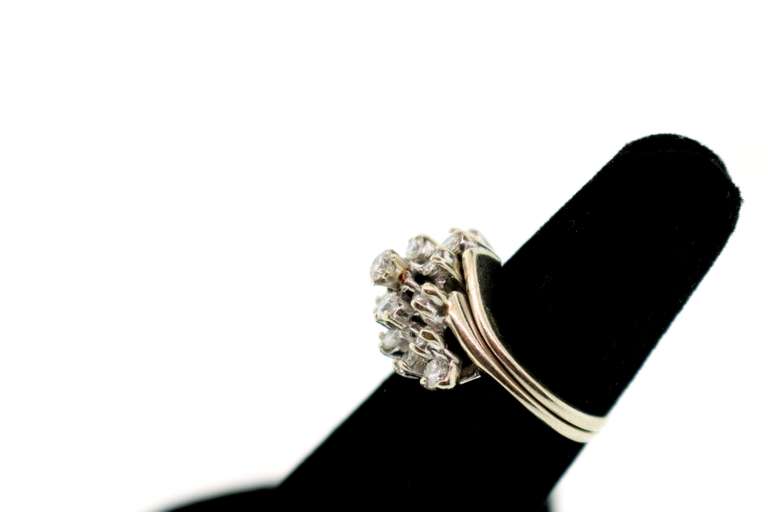 LADIES 18 KT WHITE GOLD LADIES DIAMOND CLUSTER