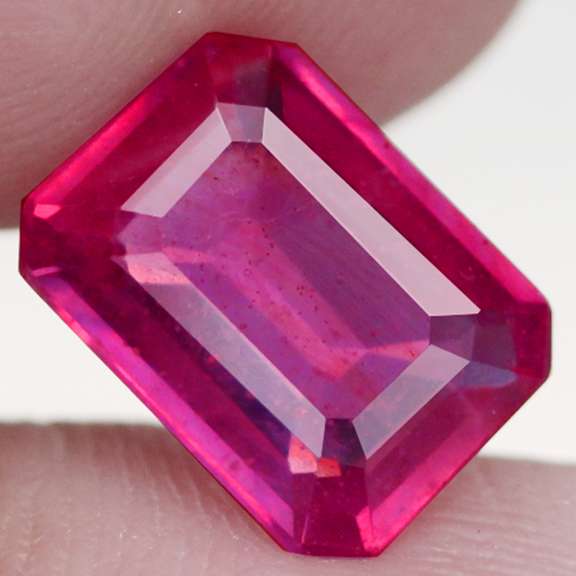 Amazing 2.94ct reddish pink emerald cut Ruby