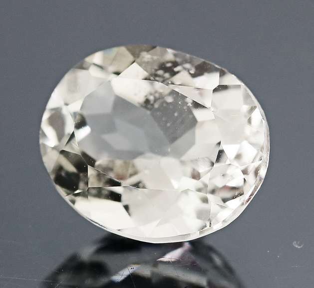 Stunning 5.98ct UNTREATED diamond white Topaz