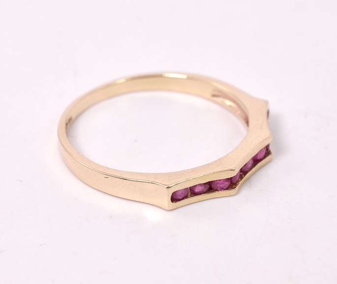 Ravishing Ruby Ring in 14K Yellow Gold