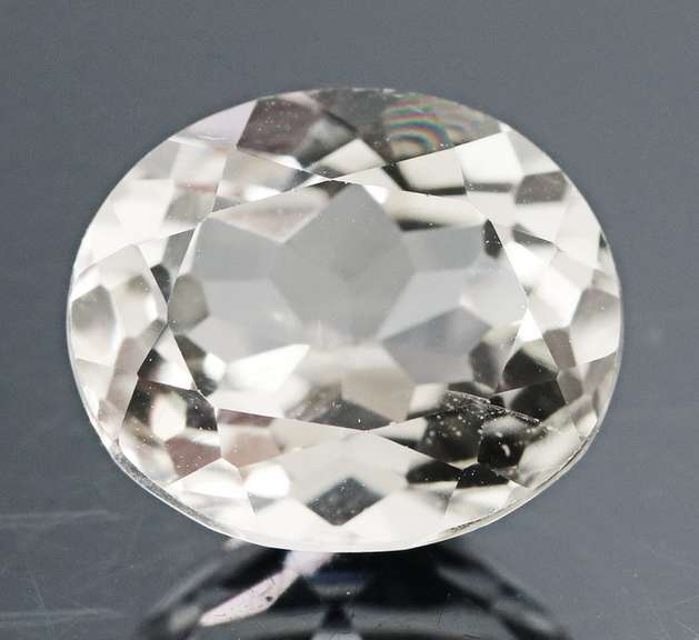 Gorgeous 6.40ct diamond white Topaz