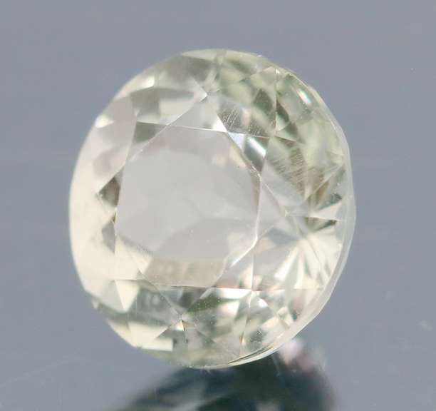 Glittering 2.99ct platinum green Amethyst