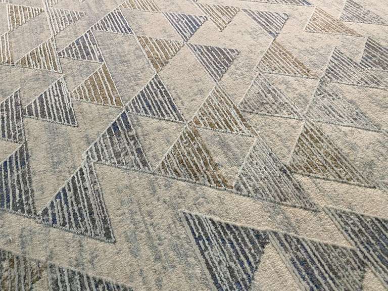 CONTEMPORARY AREA RUG 7x10