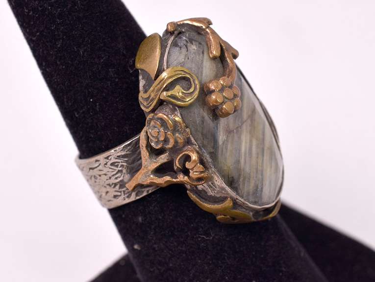 Gorgeous Rare 12.97CTS Natural Green Sapphire Ring in Gold Plated Sterling Silver
