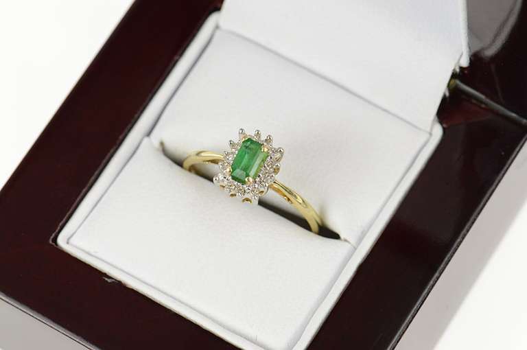 14K Yellow Gold 0.40 Ctw Emerald Diamond Halo Engagement Ring