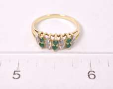 Elegant Emerald and Diamond Ring in 14K Yellow Gold