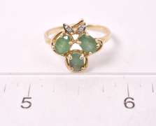 Excellent Emerald Ring in 14K Yellow Gold