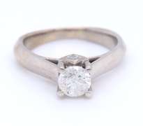 Elegant White Gold Round Brilliant Cut Diamond Ring
