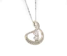 Attractive 8kt White Gold RBC Diamond w Diamond Pave Pendant on Chain