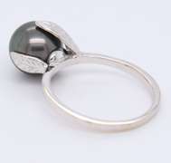 Simple 14kt WG Akoya Pearl Leaf Ring