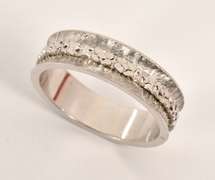 Fascinating 14k White Gold Band