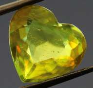 Lovely 1.96ct color shifting Sphene