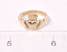 Beautiful Claddagh Ring in Yellow Gold