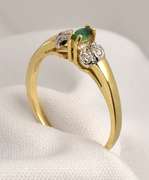 Sweet Feminine Emerald Ring