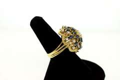 LADIES 18 KT DIAMOND AND SAPPHIRES PYRAMIDE RING.