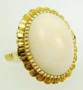 Amazing Antique 18K Angel Skin Coral Ring, Size 6.5
