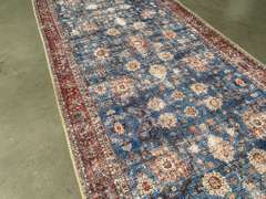 STUNNING VINTAGE PERSIAN 8' RUNNER