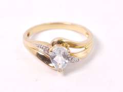 Darling White Crystal Ring in Yellow Gold