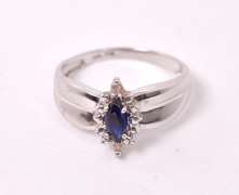 Stunning Sapphire and Diamond Ring in White Gold