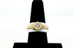 14 KT WHITE AND YELLOW GOLD RING / BAND